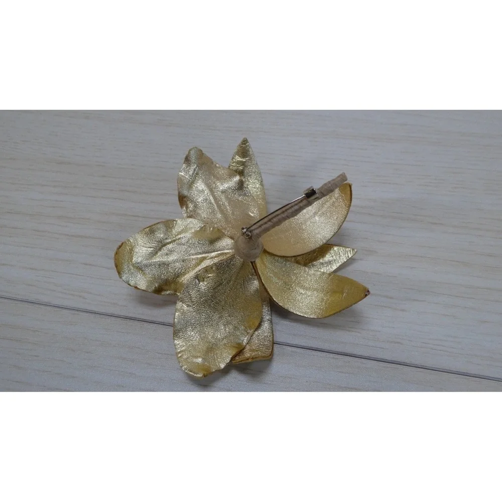 CHANEL Brooch - Gold Lily-of-the-Valley Brooch with Original Box – 2019